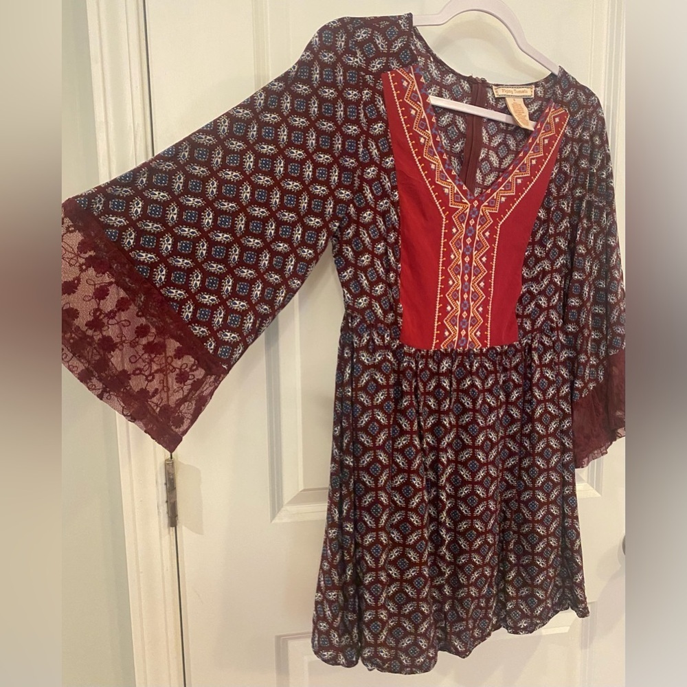 Flying Tomato Dress Sz S Burgundy Print Lace 3/4 Trimmed Sleeves Embroidered - Picture 4 of 7